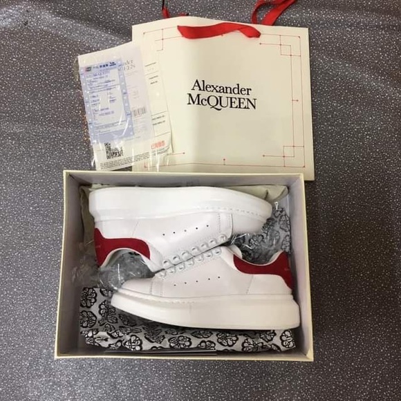 Alexander McQueen main image 4